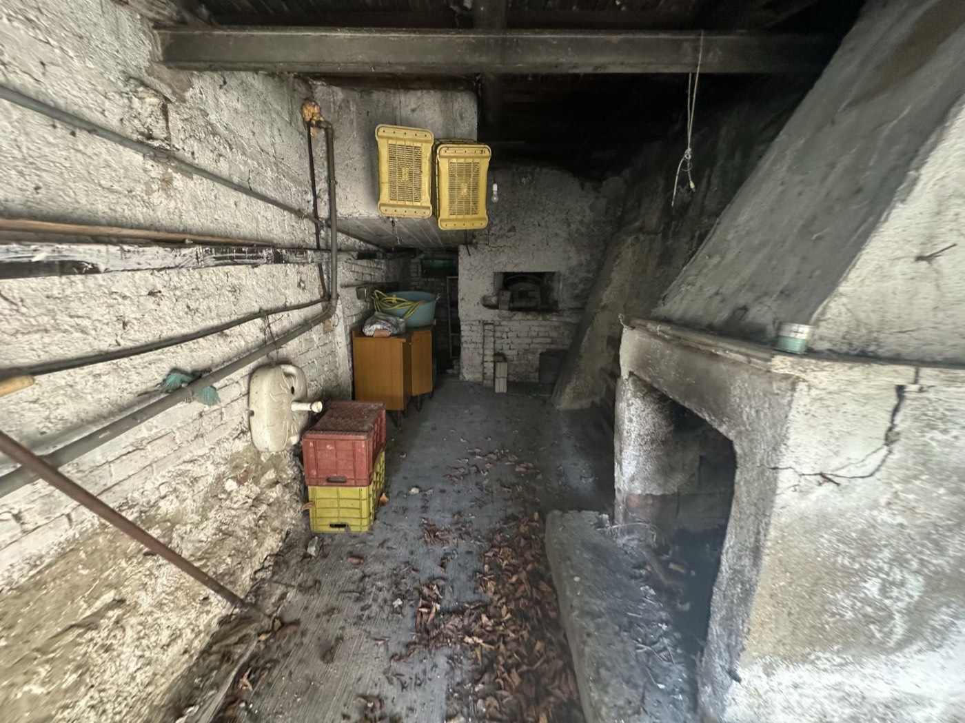 Cellar and storage space — 1341