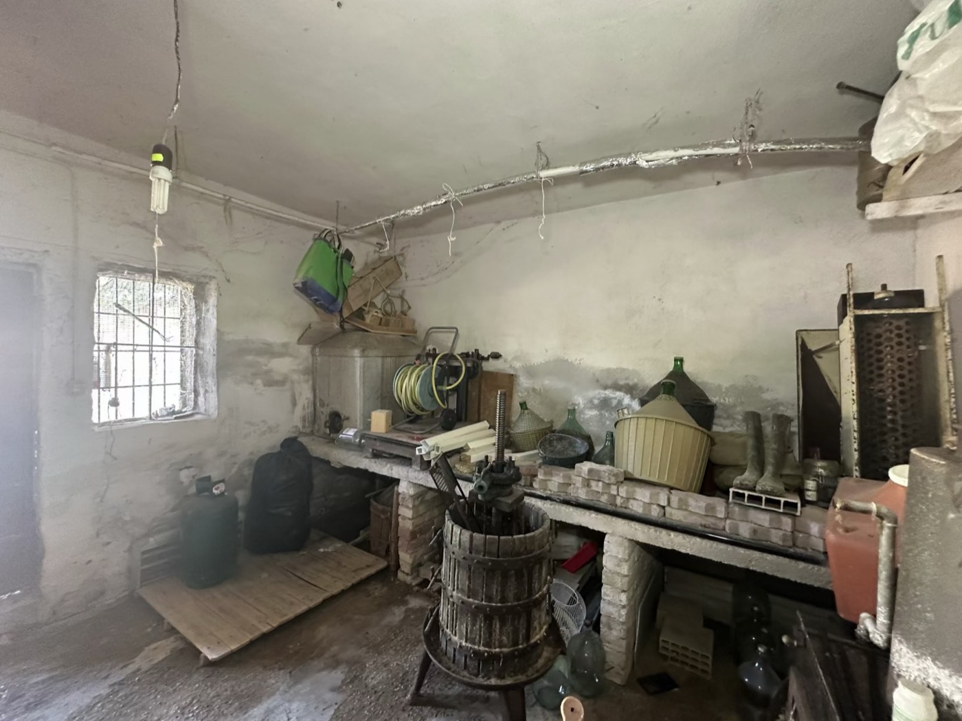 Cellar and storage space — 1341