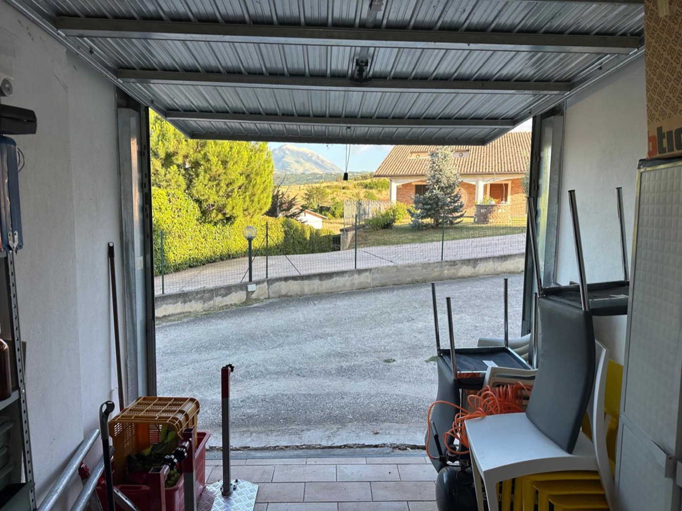 Garage interior — 1343