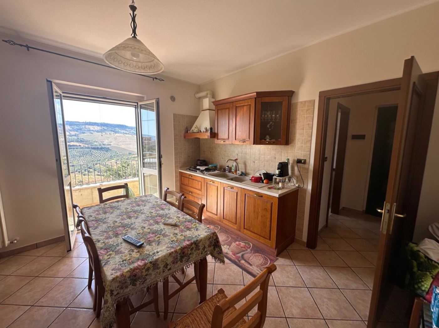 Kitchen and dining room — 1344