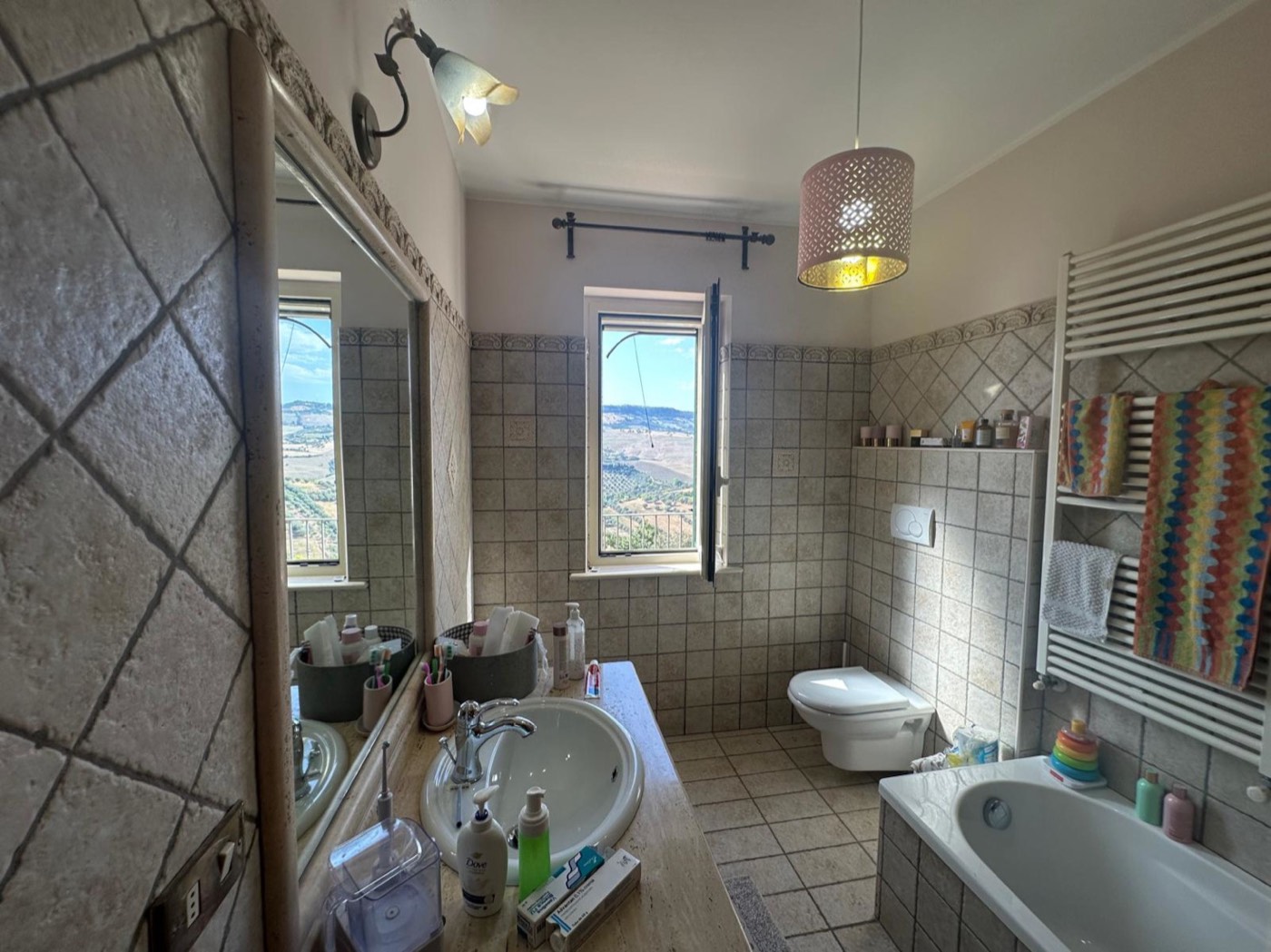 Upstairs bathroom with bathtub — 1344
