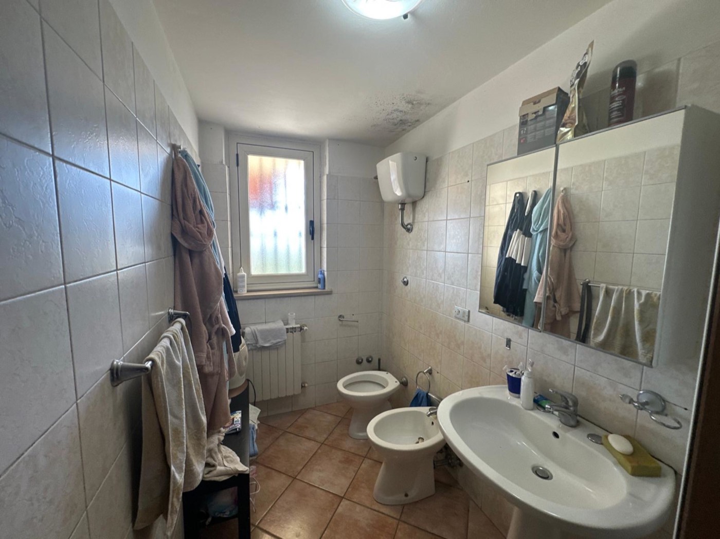 Laundry and service space — 1344
